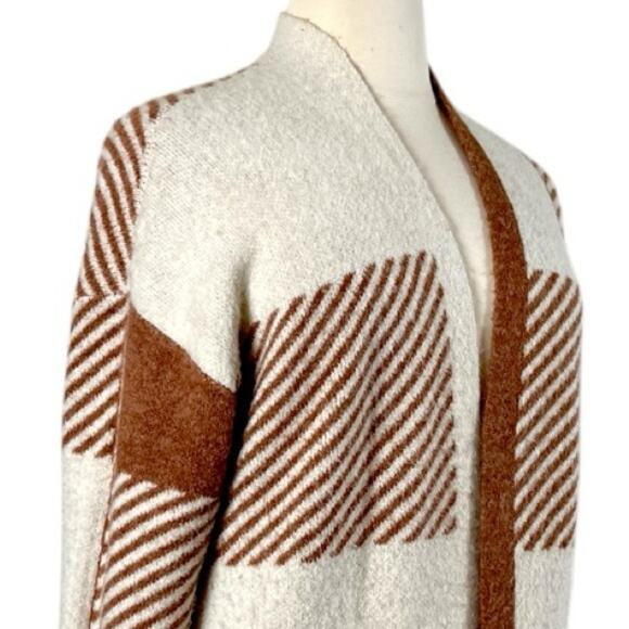 Entro Cardigan Sweater Open Front Fuzzy Long Length Cream Tan Women’s Size 1X - Picture 6 of 10